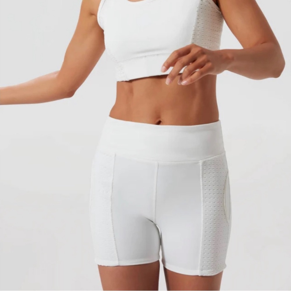 Tuckernuck White Cane 4 Inch Compression Tennis Shorts size Large